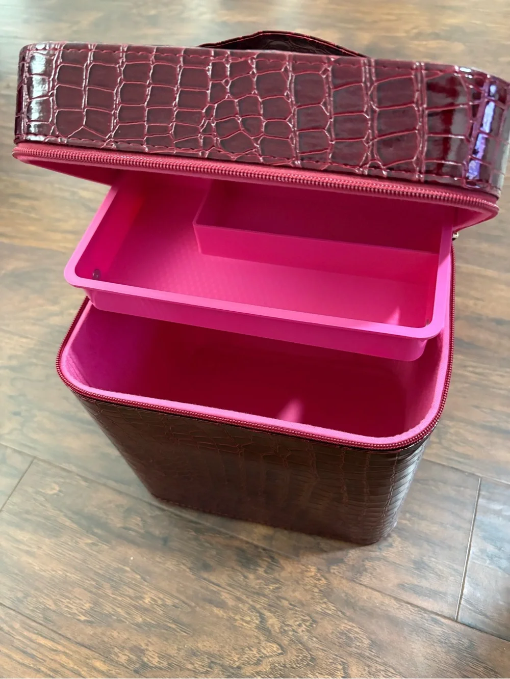 N/A stylish burgundy